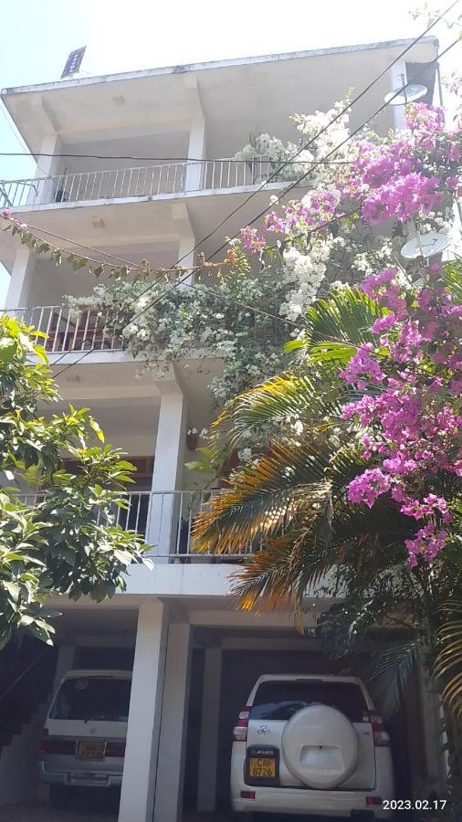 Old Town Hotel Kandy Exteriör bild
